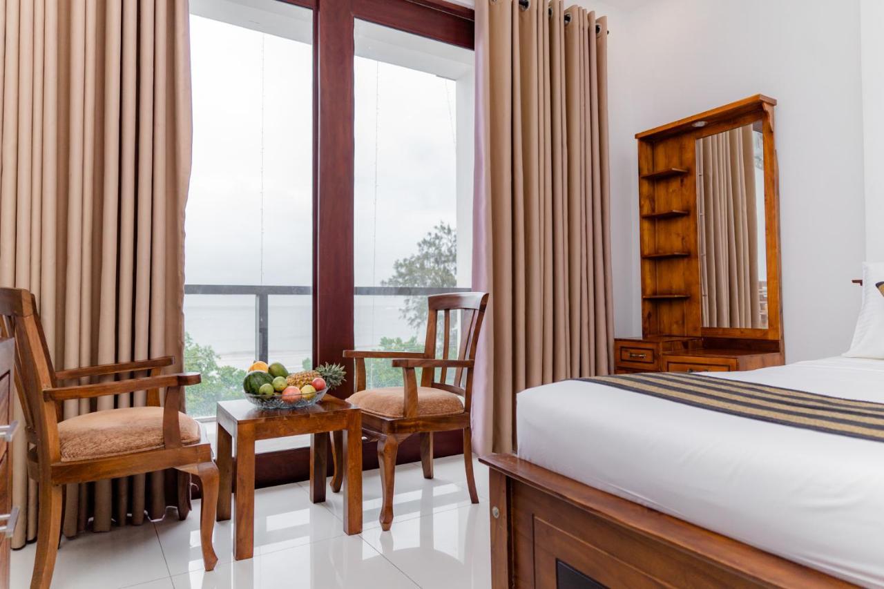 Отель Centhara Beach 5*